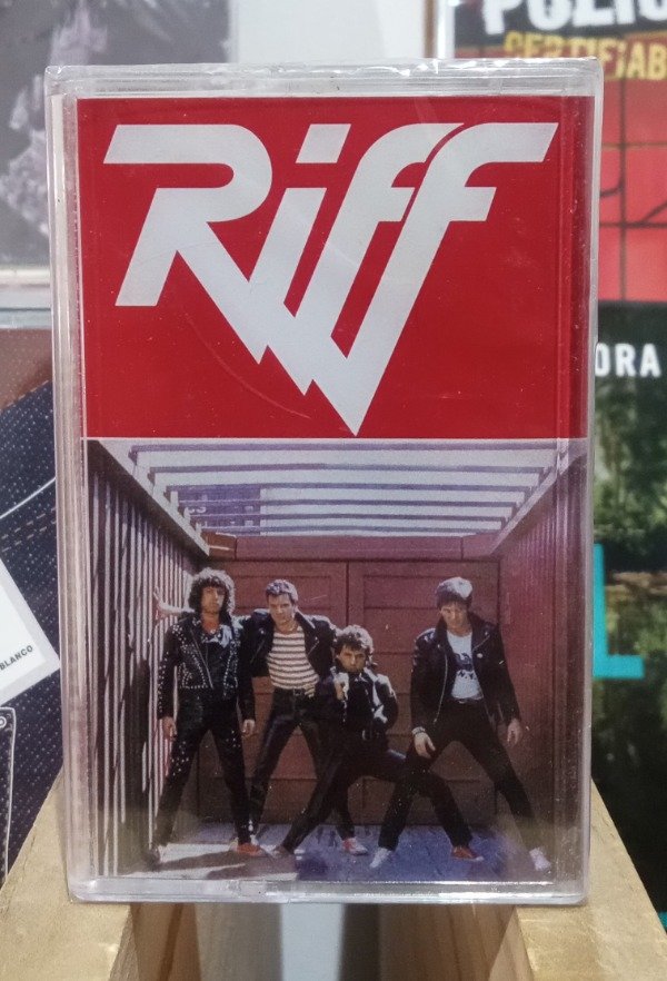 Producto - Riff - Contenidos - Cassette