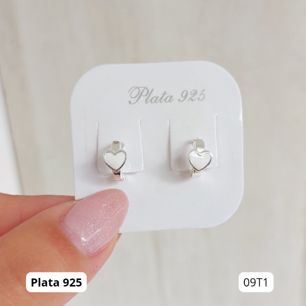 Producto - Aros argollas Huggies mini corazón esmaltado blanco