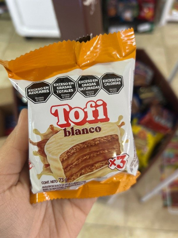 Producto - ALFAJOR TOFI BLANCO TRIPLE