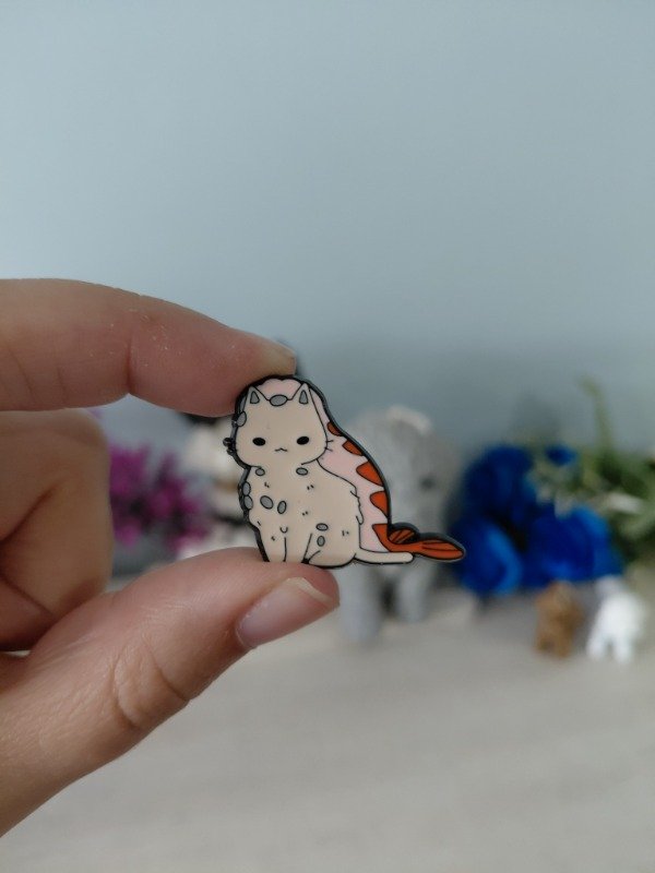 Producto - Pin metalizado - Michi a la carta #1741