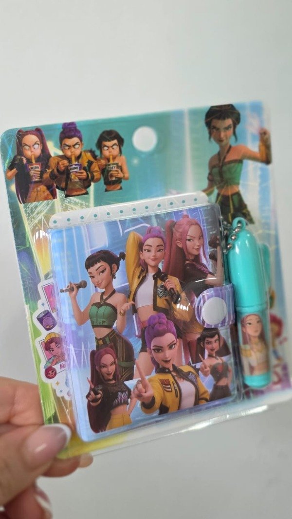Producto - Mini libreta con lapicera Guerreras Kpop