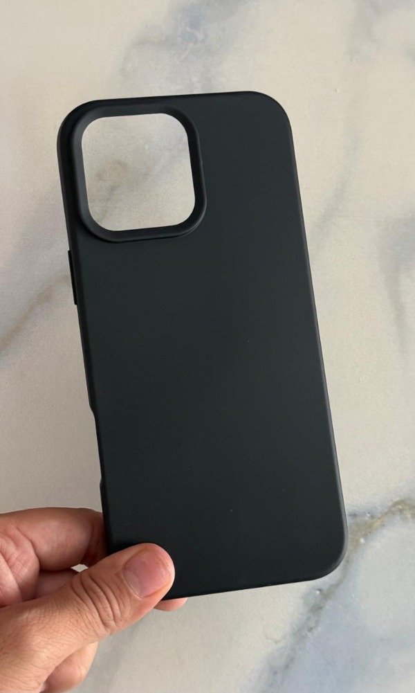 Producto - Funda lisa negra Iph 16 pro max