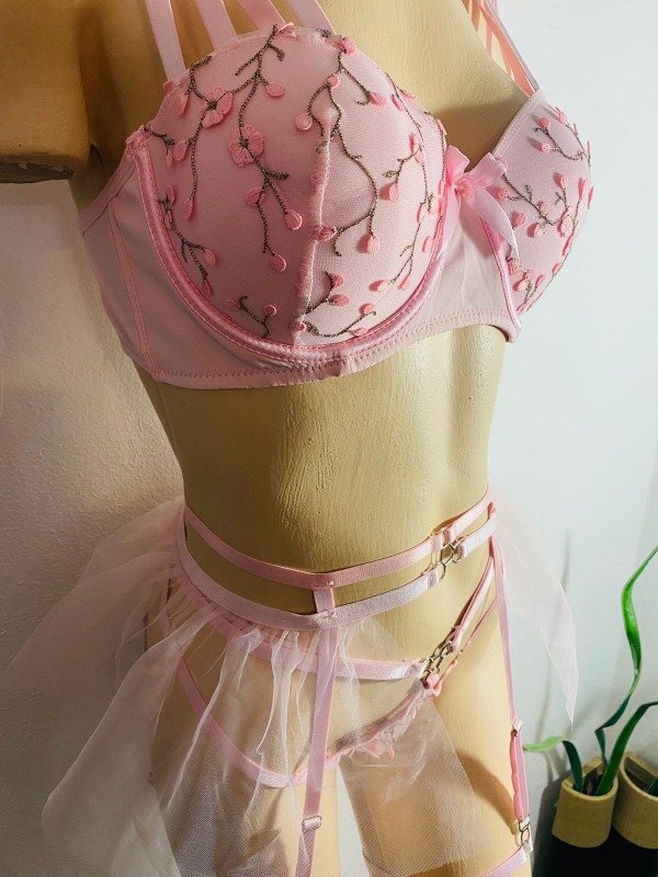 Producto - Conjunto flores y pollerita tul rosa de 5 piezas
