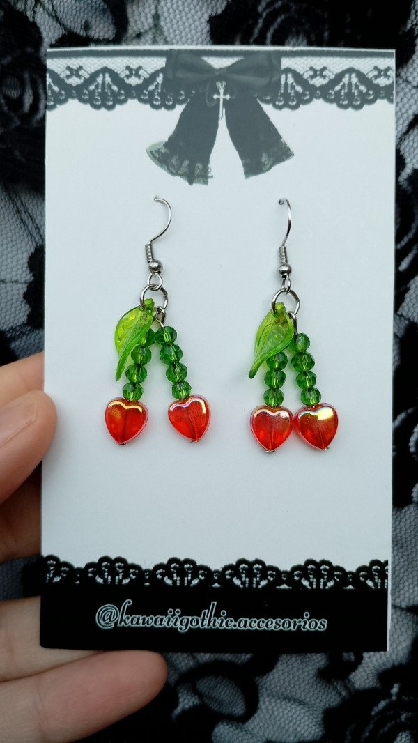 Producto - Aros Cerezas (corazón rojo o violeta)