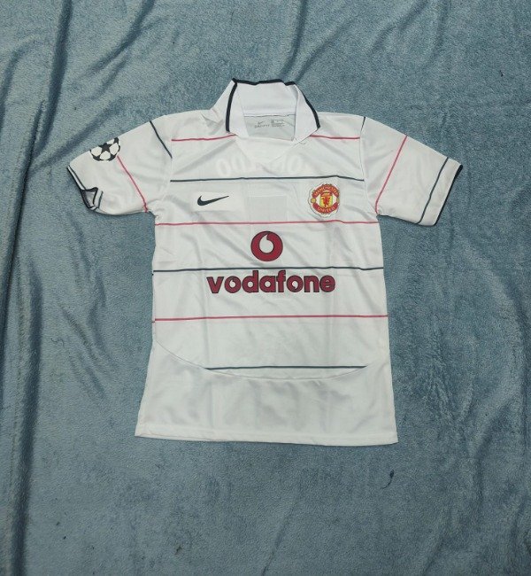 Producto - CAMISETA RETRO MANCHETSER UNITED 2005 RONALDO BLANCA