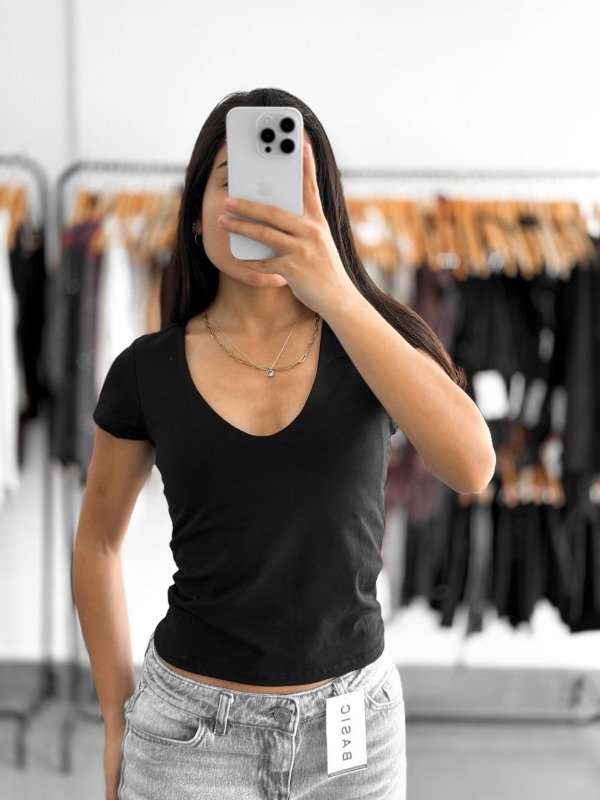 Producto - Remera Viena negra