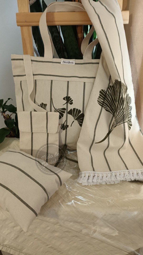 Producto - BOLSO PARA PLAYA CON LONA Y ACCESORIOS "GINKGO BILOBA"