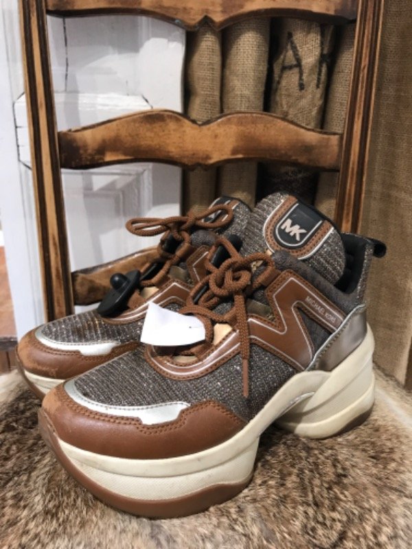 Producto - Zapatillas MICHAEL KORS marrones y brillos lurex- Talle 36- PRECIO: 120x