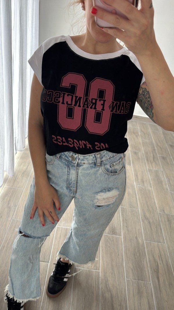 Producto - Remera baby tree negro y rojo