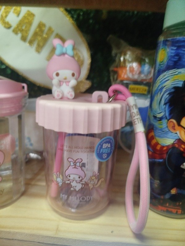 Producto - botellas sanrio