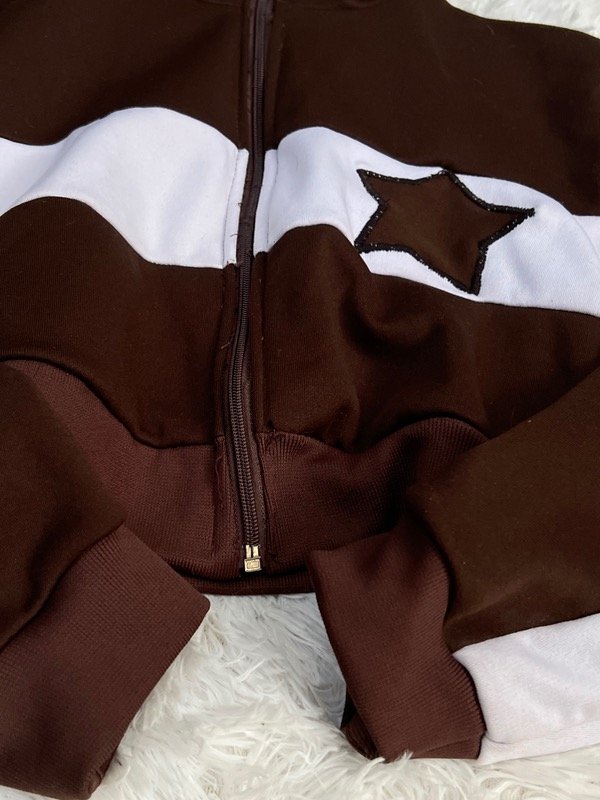 Campera croptop star chocolate — imagen 2