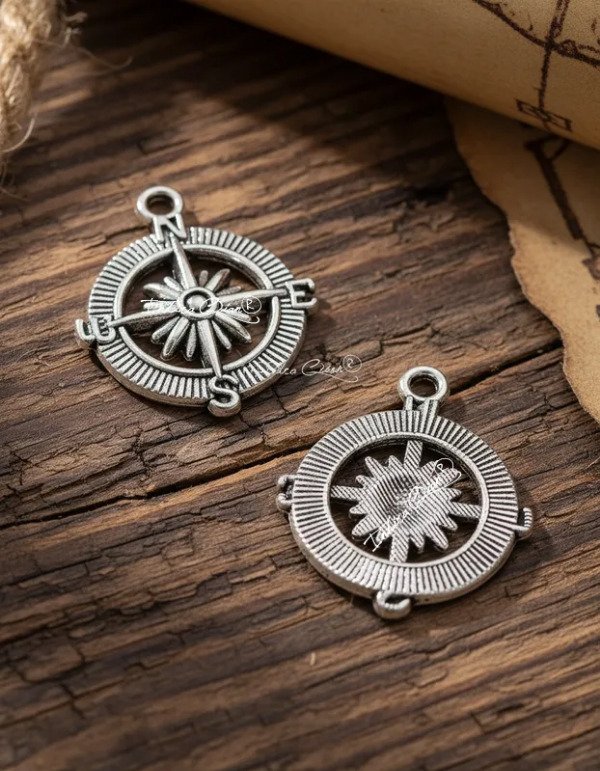 Producto - Brújula Dije de metal