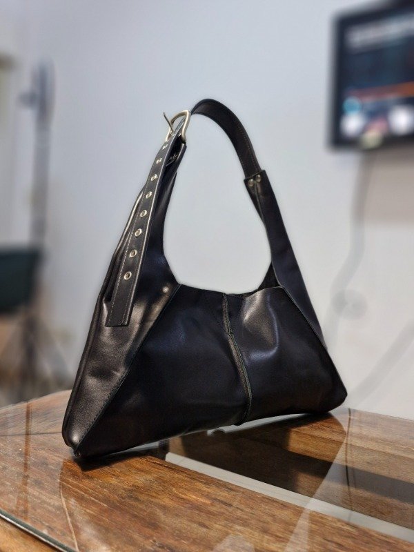 Producto - Cartera de cuero Preta con broche imán