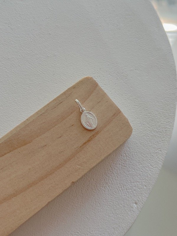 Producto - Dije Virgen Milagrosa mini