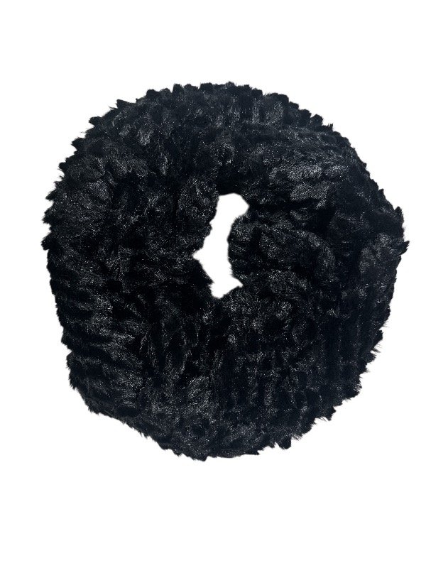 Producto - Cuellito de piel negro b
