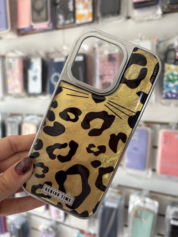 Producto - Case time anima print dorado iph 16 pro