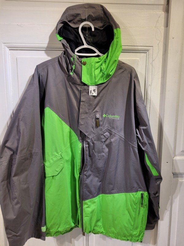 Producto - Campera de ski COLUMBIA con trampa de nieve Talle XL - PRECIO: 280X
