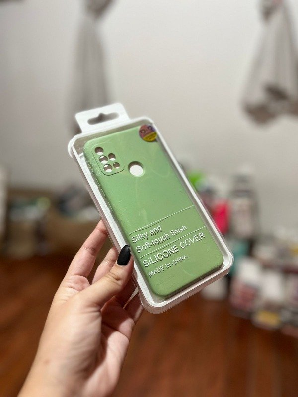 Producto - G20 y g30 silicona con felpa verde musgo