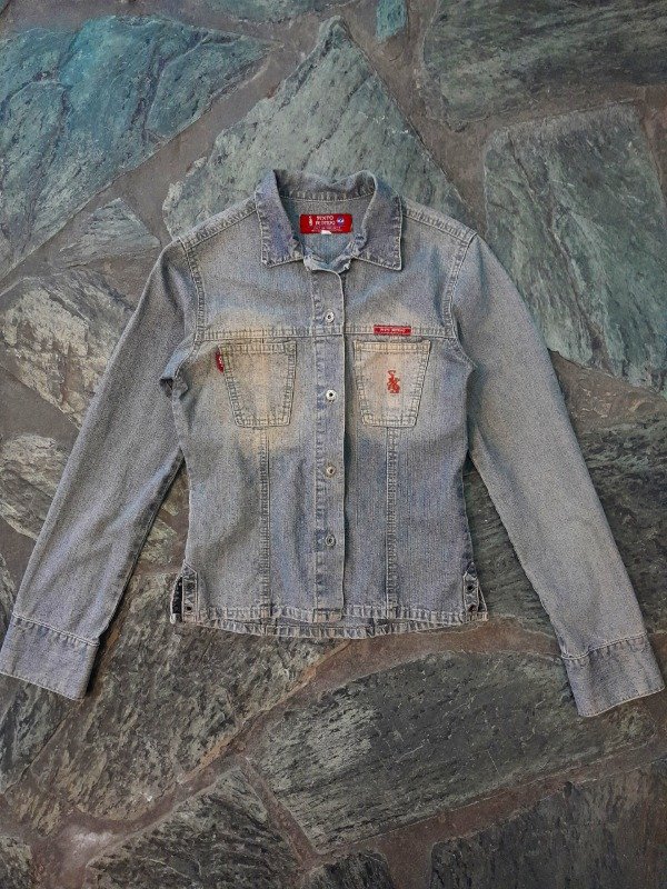 Producto - Camisa y2k "Sexto Sentido"