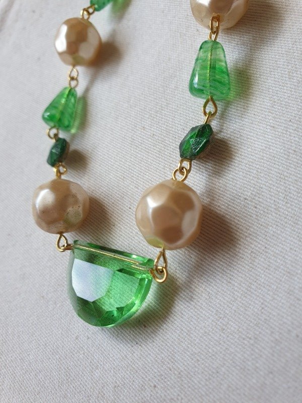 Producto - LUCERO Collar Medialuna Esmeralda y Perlas - 5