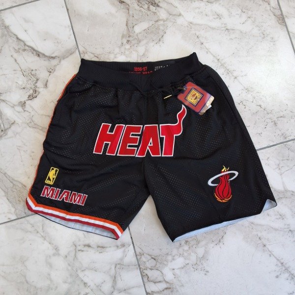 Producto - Bermuda hardwood classics