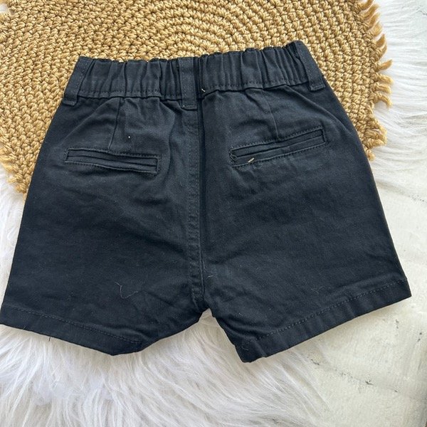 Bermuda negra de gabardina — imagen 2