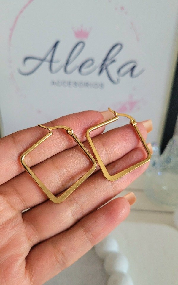 Producto - Argollas cuadradas de acero dorado