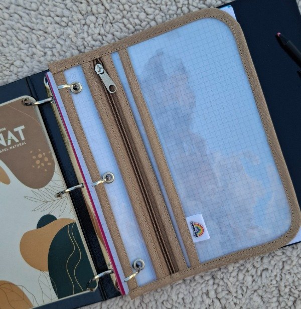 Producto - Cartuchera para Carpeta Cristal bordes tierra