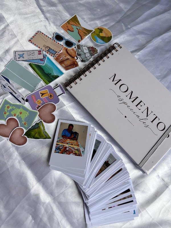 Producto - Libro blanco + Fotos polaroid