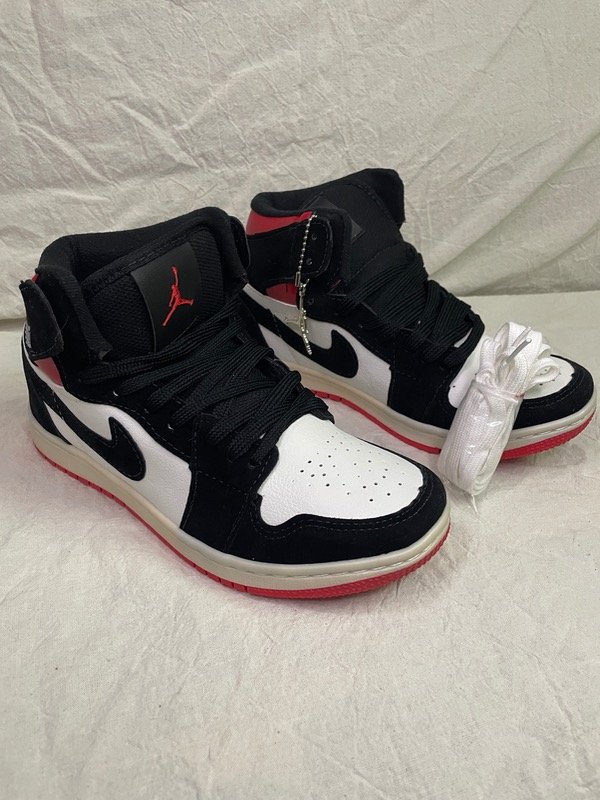 Producto - Nike Jordan Retro I Mid Bota