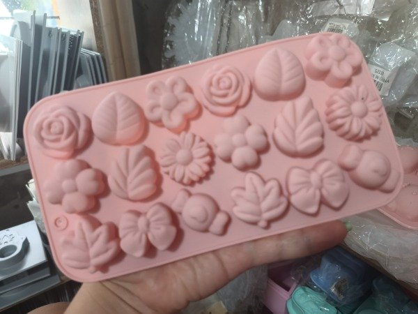 Producto - Molde 12 flores , moño, caramelos ,hojas