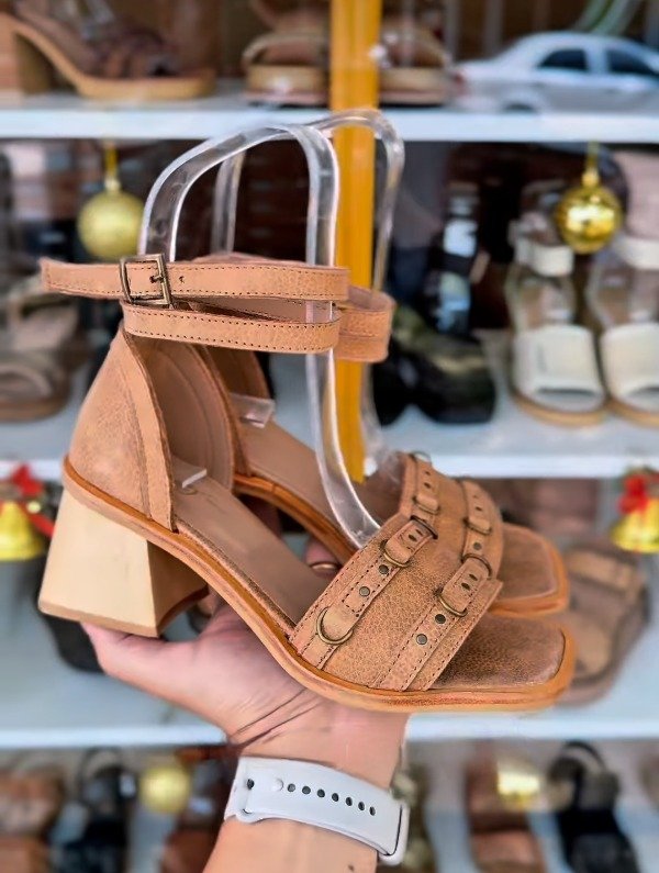 Producto - SANDALIA AROA CAMEL