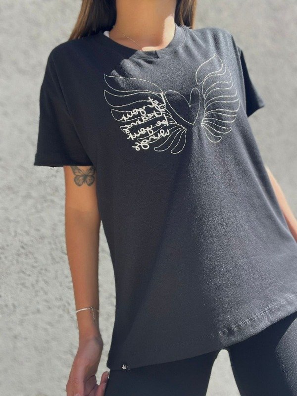 Producto - Remera mangas cortas bordado