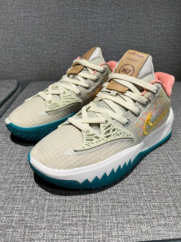 Producto - Nike Kyrie 4 "Low"