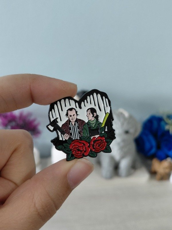 Producto - Pin metalizado - El resplandor #2000
