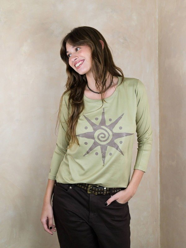 Producto - REMERA FRIDA SOFT TWILL SOL
