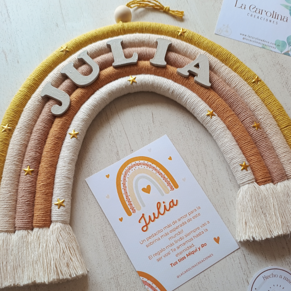 Producto - Arcoiris Macrame con estrellitas doradas -  Tostados beiges y mostaza