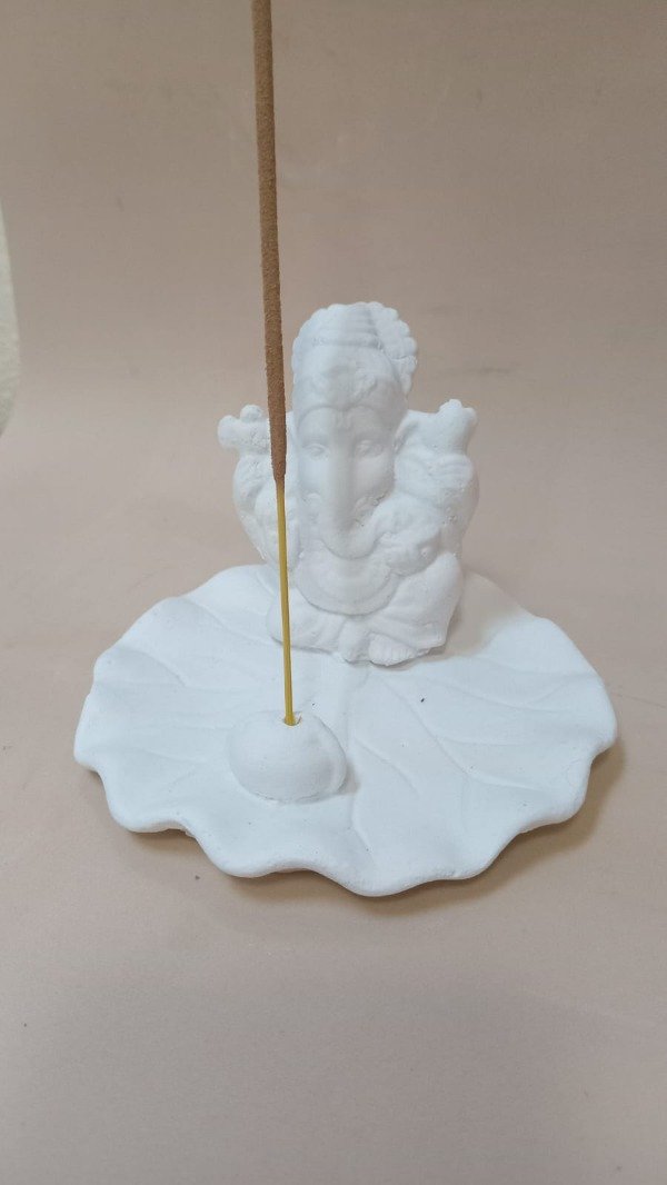 Producto - Ganesha plato ondeado 8.5x11.5 cm. - D24