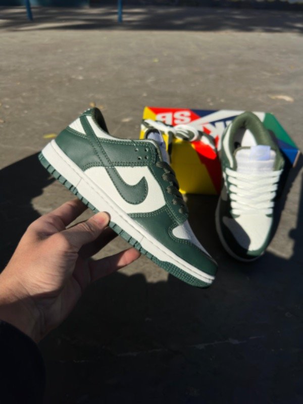 Producto - Dunk Varsity Green
