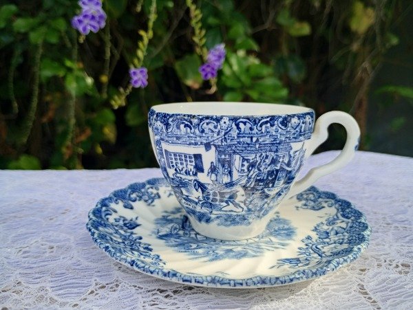 Producto - Dúo de café de loza inglesa Johnson Bros Coaching Scenes