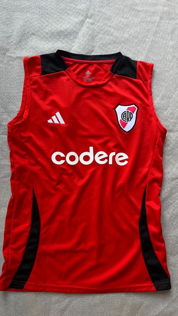 Producto - Musculosa River roja codere