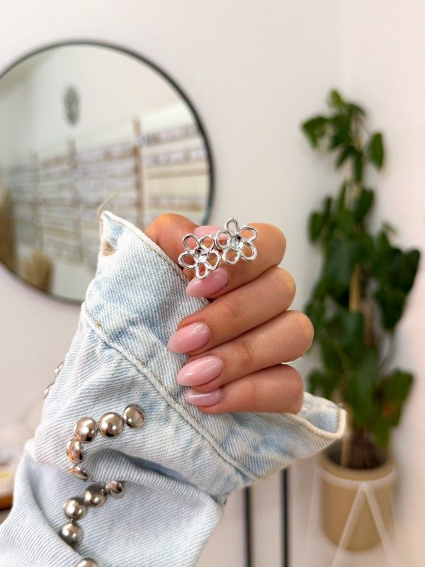 Producto - Aritos flor mediana plateada