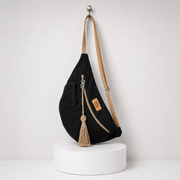 Producto - Bandolera Pana negra con tiras crudas