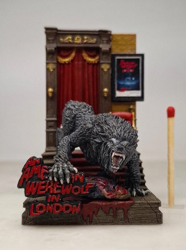 Producto - DIORAMA HANDMADE AMERICAN WEREWOLF