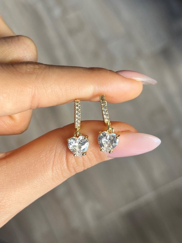 Producto - Aros colgantes corazón con cubic acero dorado