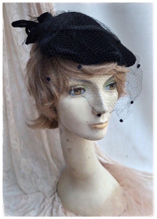 Producto - Casquete de Terciopelo y redecilla negra