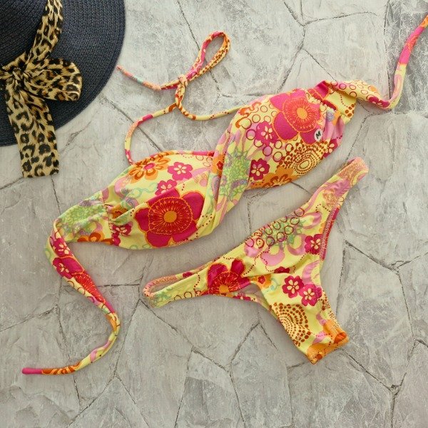 Producto - Bikini tazas flores amarillas - talle 90