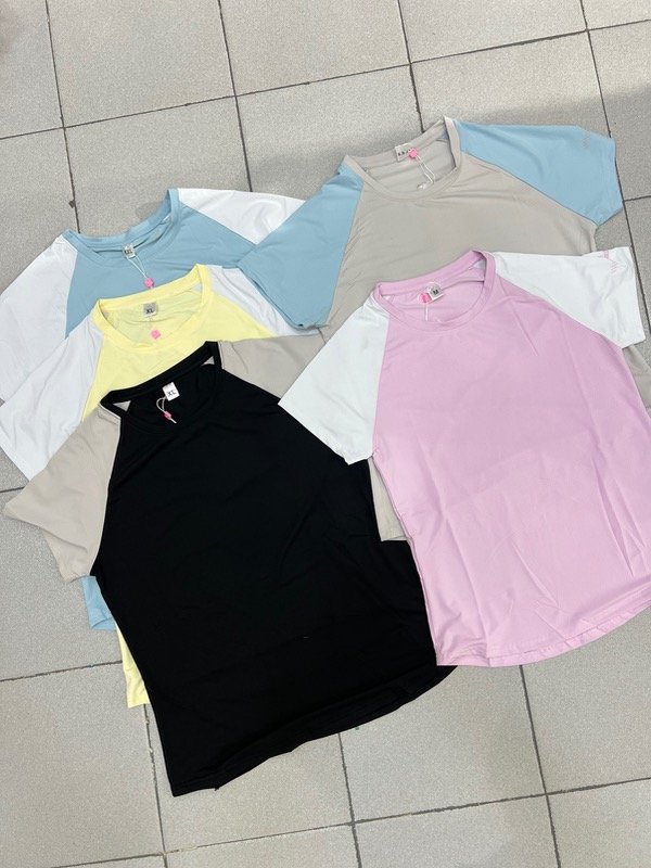 Remera deportiva combinada