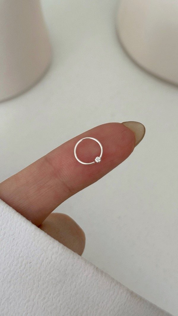 Producto - Argolla fina mini strass nariz 8mm P925