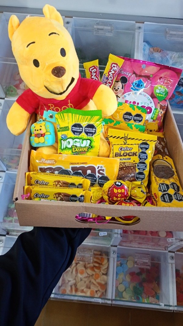 Producto - BOX PELUCHE WINNIE POOH